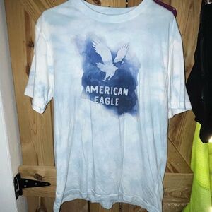 American Eagle Outfitters White and Blue Graphic Tee
